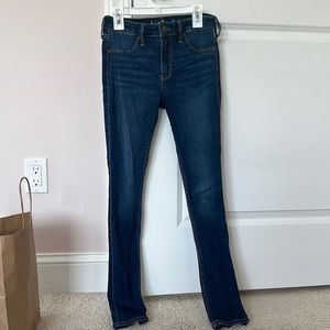 Hollister Mid-Rise Jean Leggings.